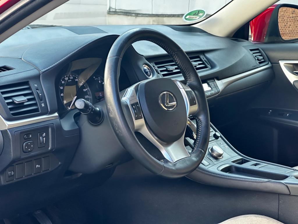 Lexus CT 200h