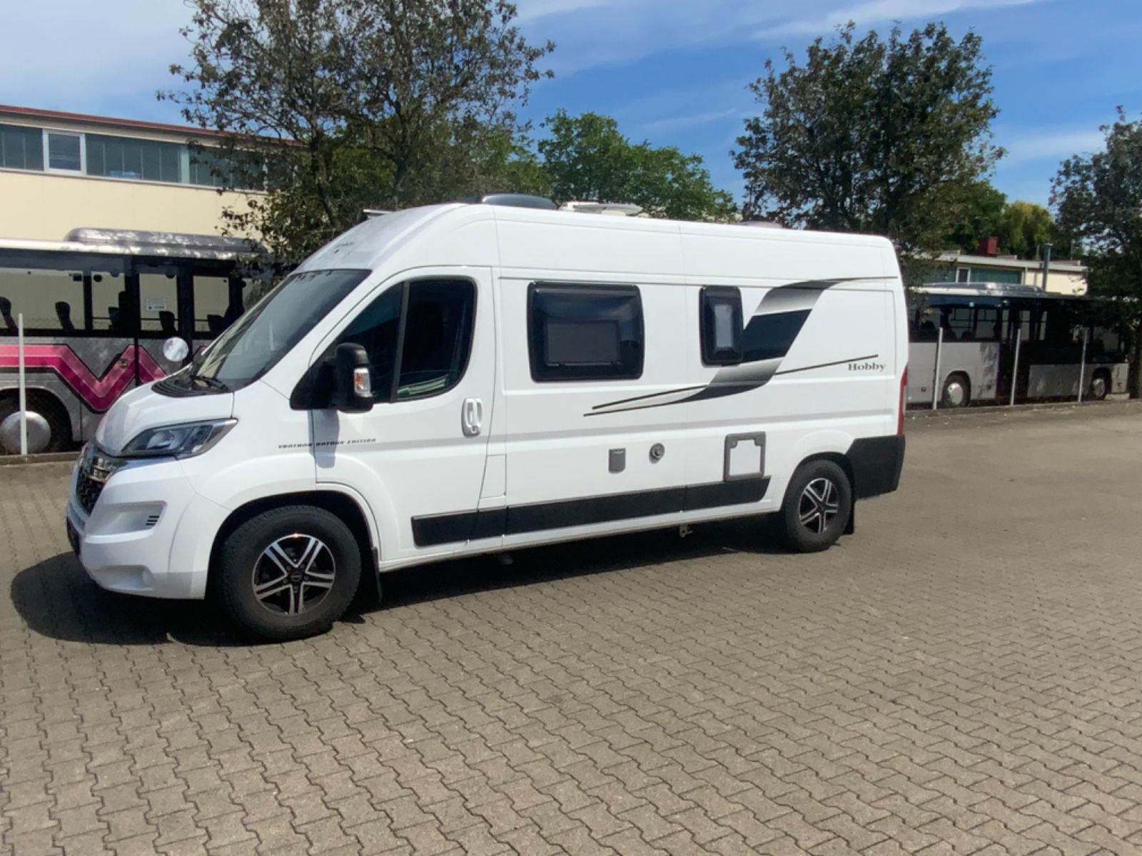 Fahrzeugabbildung Hobby Vantana on Tour ** TV etc.