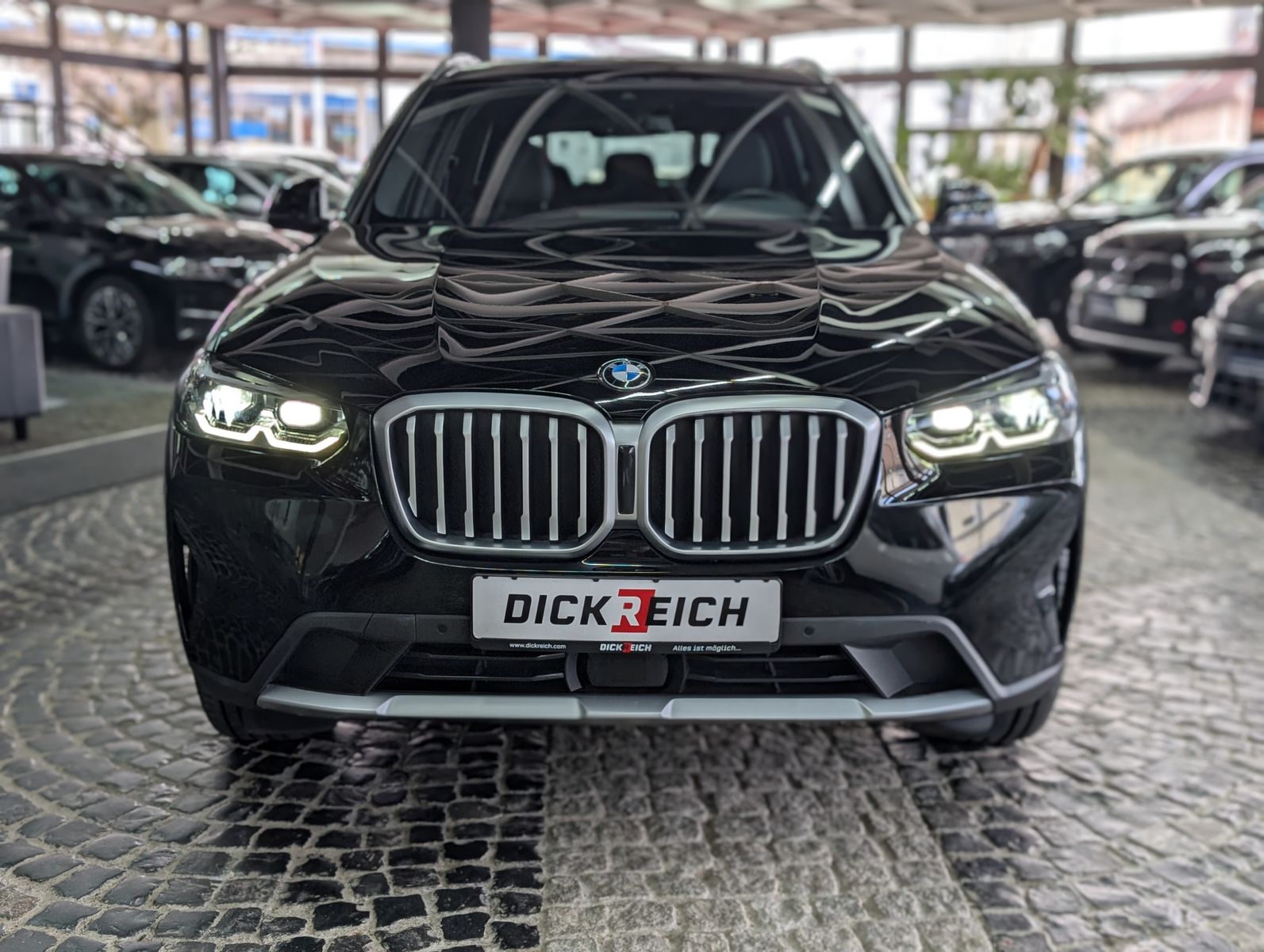 Fahrzeugabbildung BMW X3 xDrive 20d AHK LEDER StHz ACC LED KAM HIFI