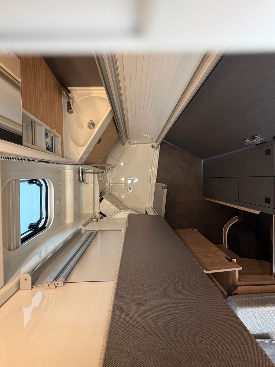 Fahrzeugabbildung Malibu Van first class - two rooms GT skyview 640 LE RB