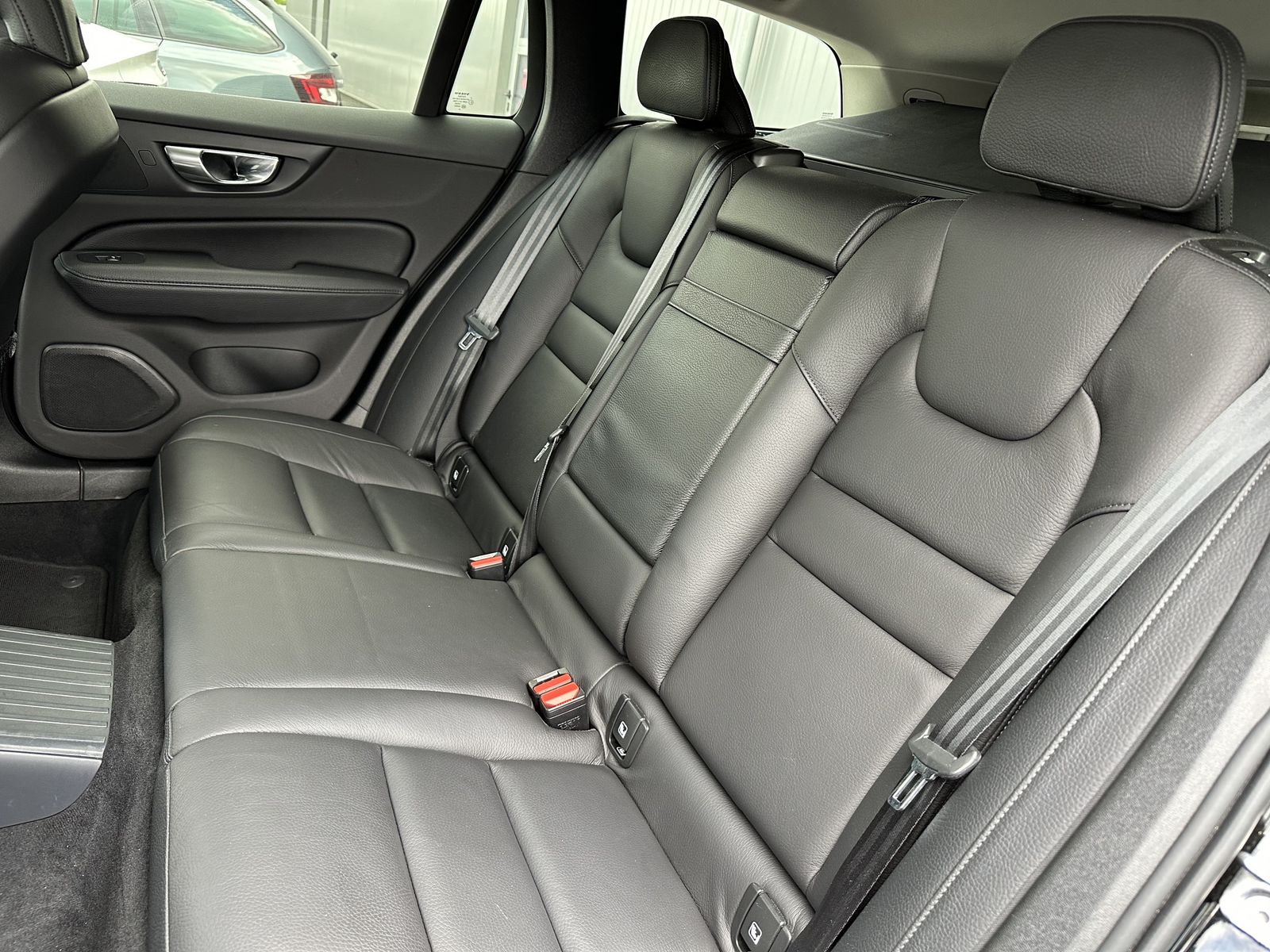 Fahrzeugabbildung Volvo V60 T6 AWD Inscription Expression NAV+LED+DAB+PP