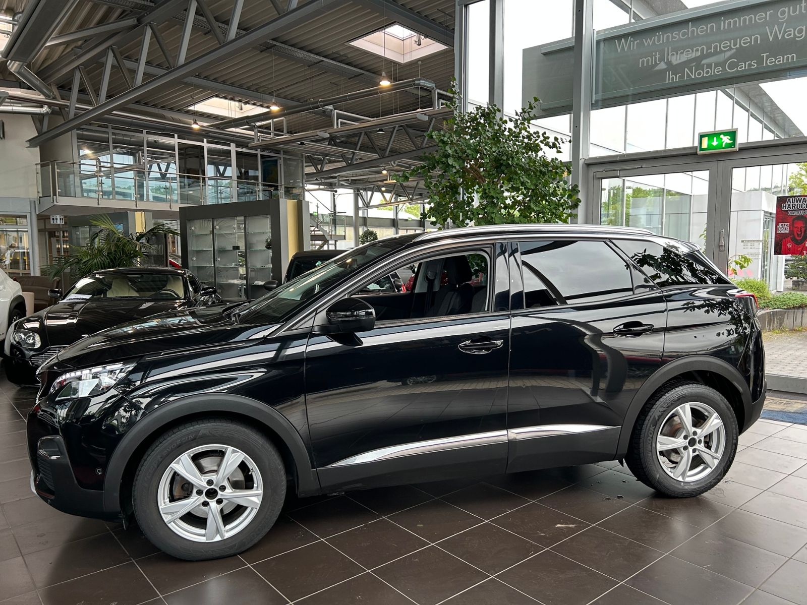 Fahrzeugabbildung Peugeot 3008 Allure KLIMA LED NAV SHZ ALU