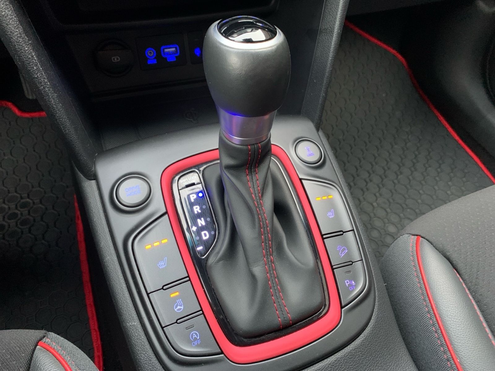 Fahrzeugabbildung Hyundai KONA 1.6 T-GDI Style 4WD Navi 1Hd AHK