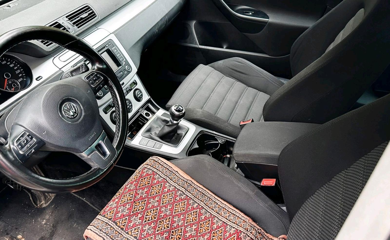 Volkswagen Passat 2009 — engine
