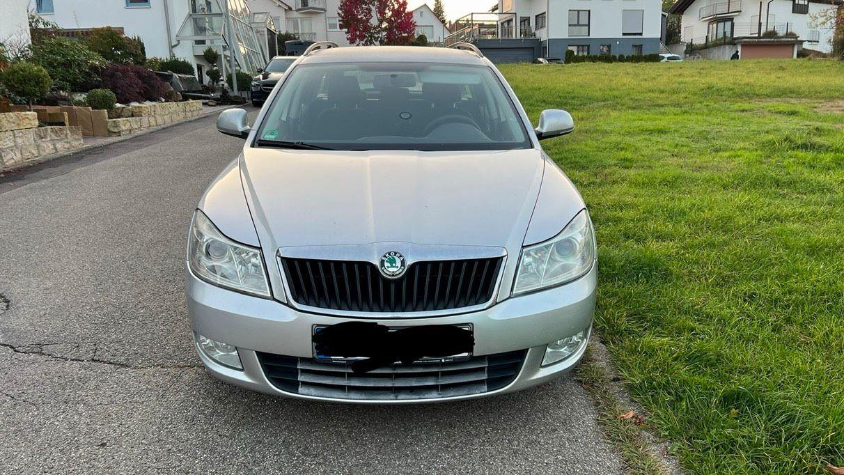 Skoda Octavia 2009 — interior