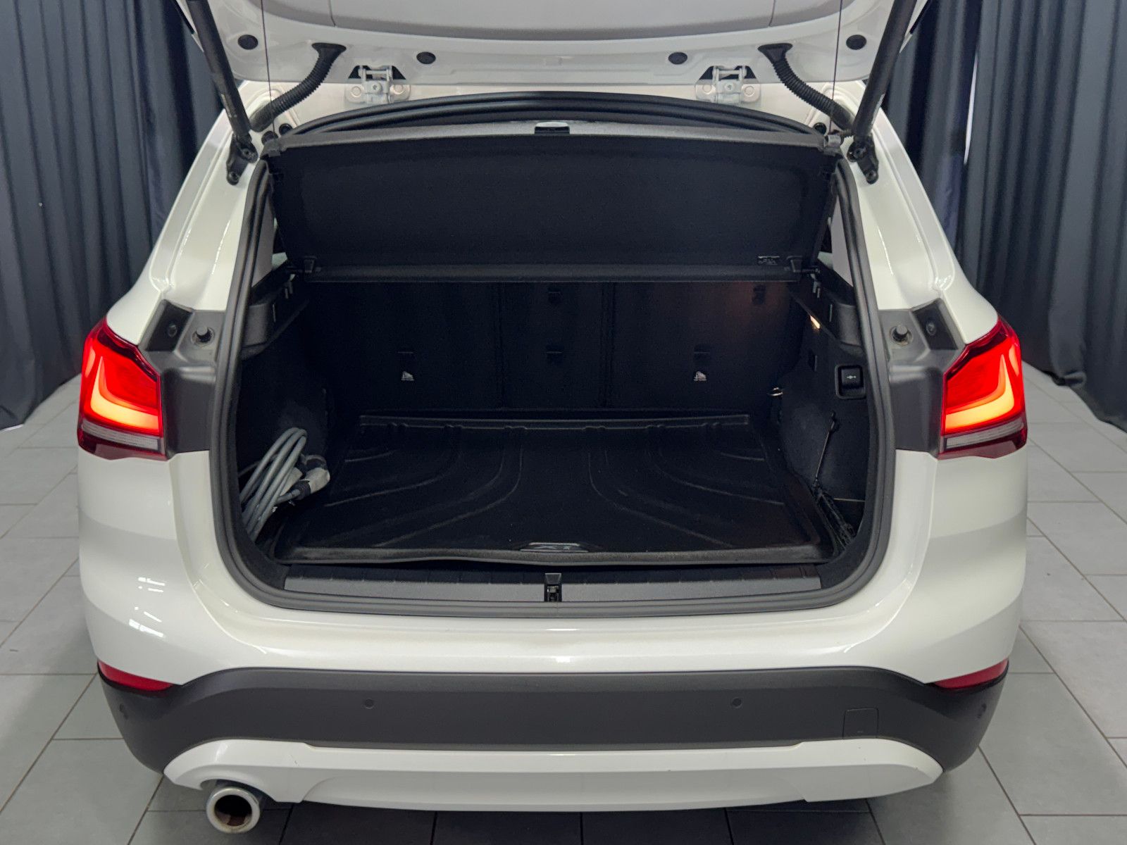 Fahrzeugabbildung BMW X1 xDrive 25e Advantage |AHK|PANO|AUTOMATIK|LED