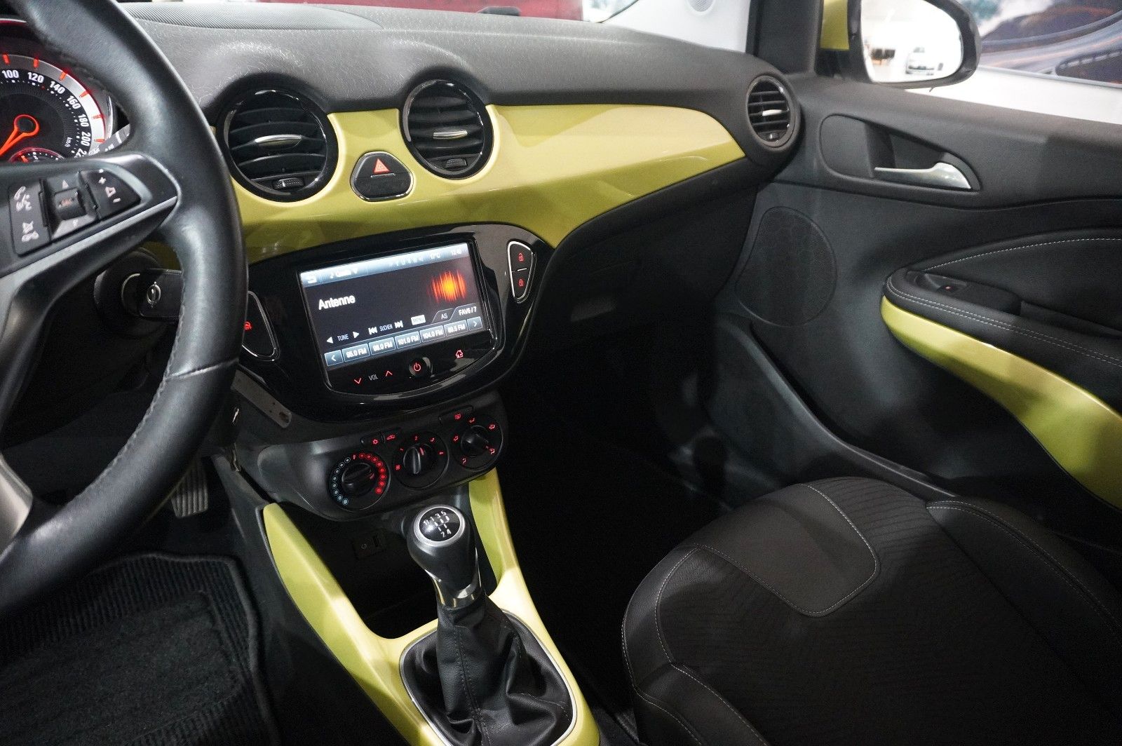 Fahrzeugabbildung Opel Adam 1.2 JAM KLIMA/SPORT/TEMP./USB/CITY/TOUCH