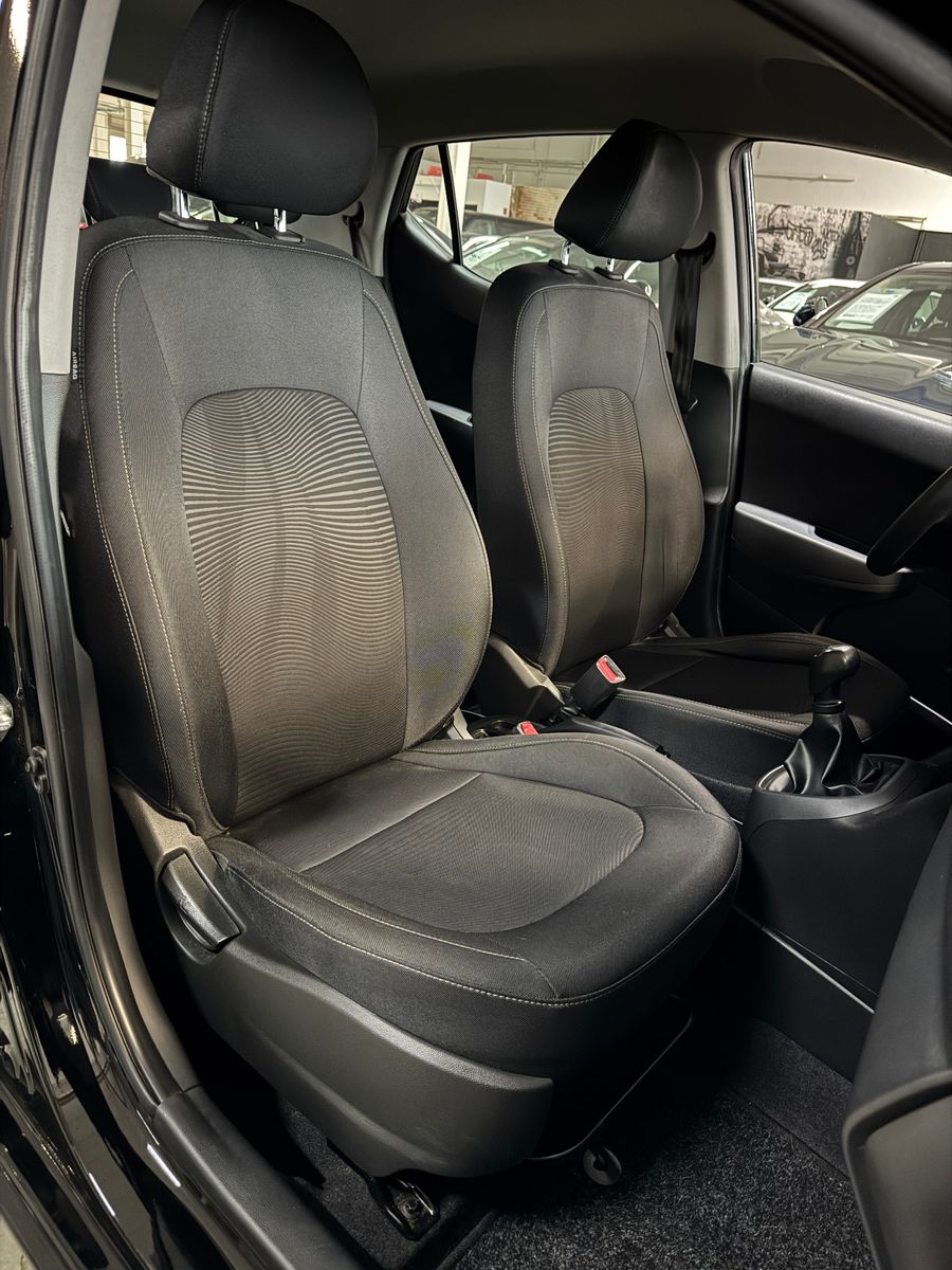 Fahrzeugabbildung Hyundai i10 CLASSIC FACELIFT MODELL TÜV BIS 03.2027