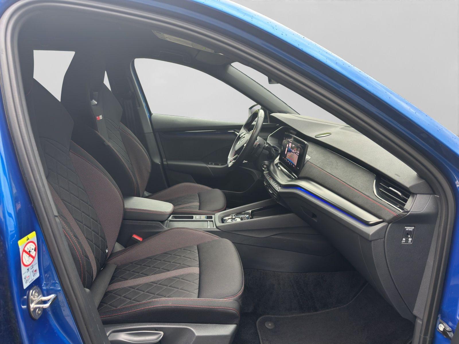 Skoda Octavia Combi 2.0 TDI RS MATRIX HuD AHK KAMERA