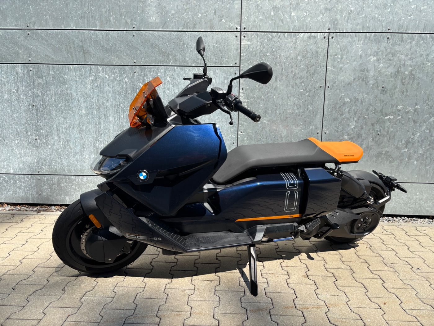Fahrzeugabbildung BMW CE 04 Avantgarde Schnellladegerät