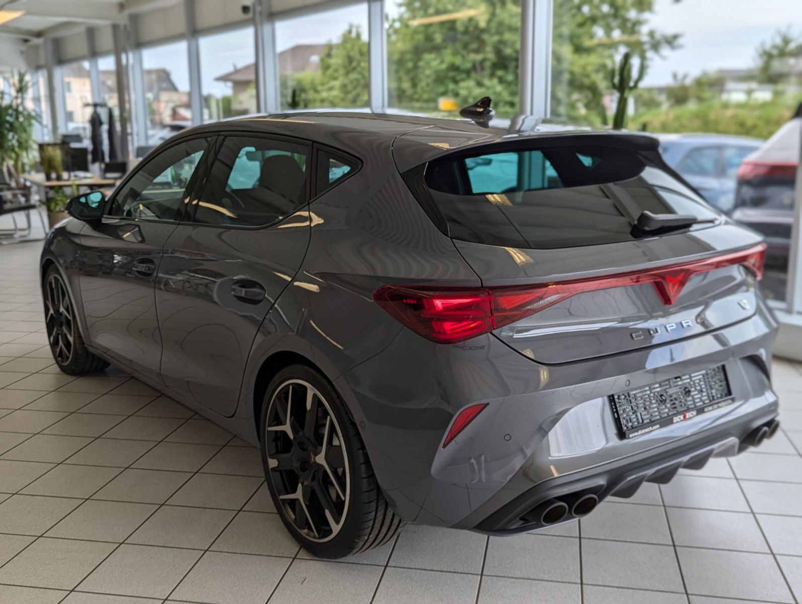 CUPRA Leon 2.0TSI VZ Matrix Pano Sennheiser Kamera 19" - Image 5