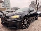 Volkswagen Golf VII Lim. GTD/AUT./NAVI/SHZ/KLIMA/PDC/R-CAM - gebrauchte VW Golf aus dem Jahr 2015