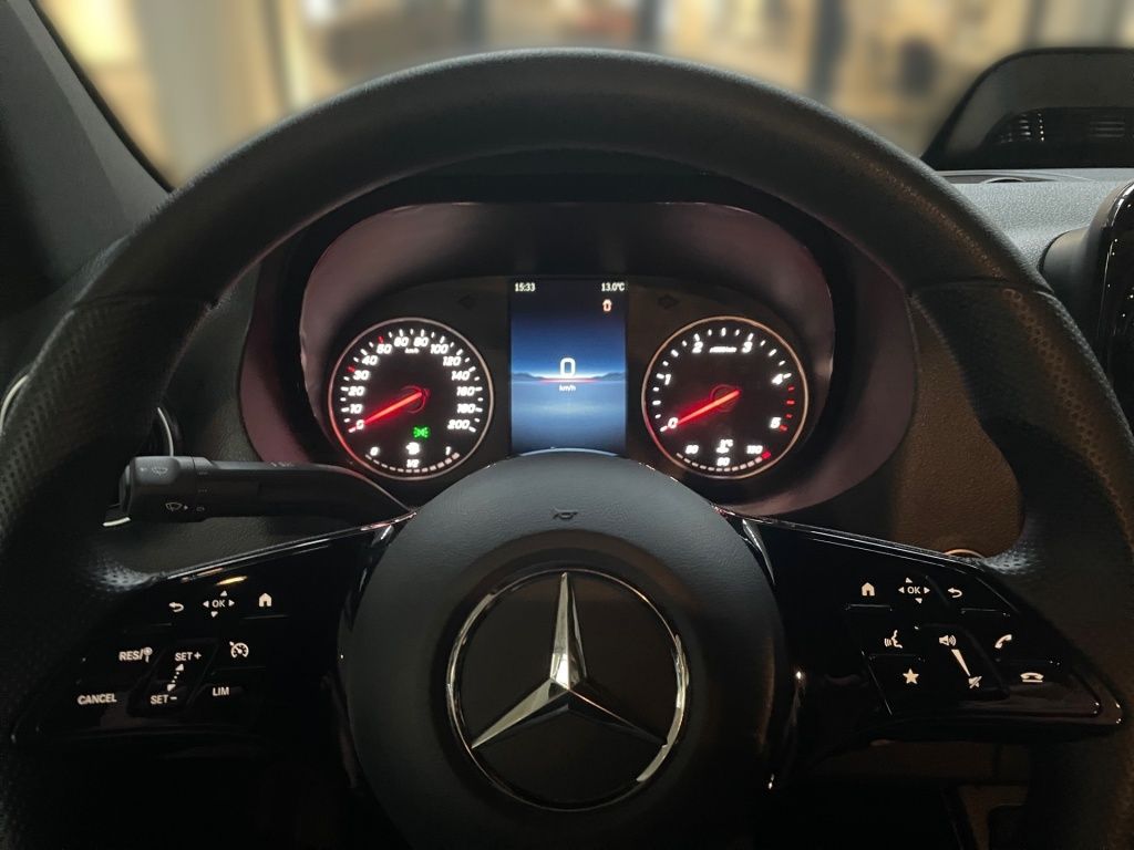 Fahrzeugabbildung Mercedes-Benz Sprinter 317 Kombi L2H2 Mobility Rollstuhl Lift