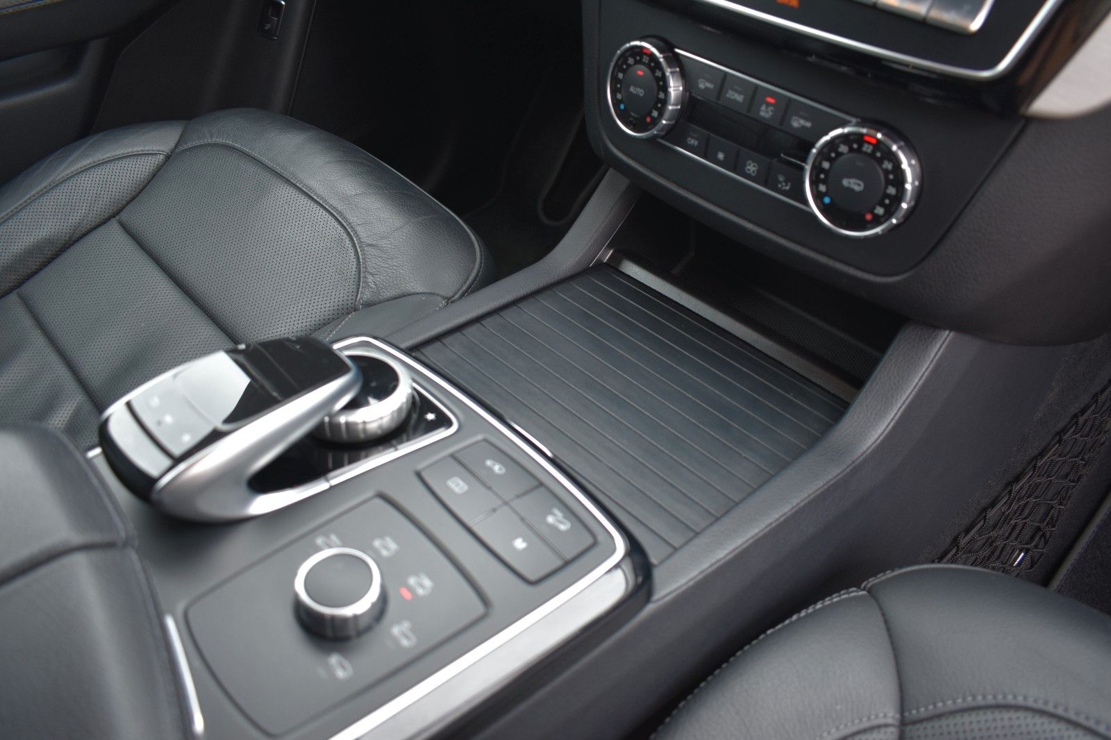 Fahrzeugabbildung Mercedes-Benz GLE 350 4Matic AMG line Nightp.Sitzbelüftung H&K