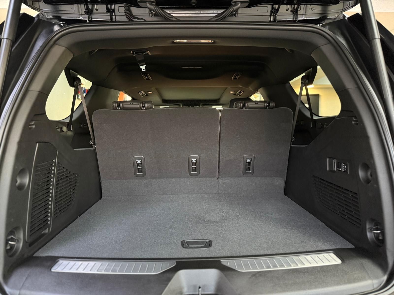 Fahrzeugabbildung Chevrolet 2026 SUBURBAN HIGH COUNTRY 24"-PANORAMA