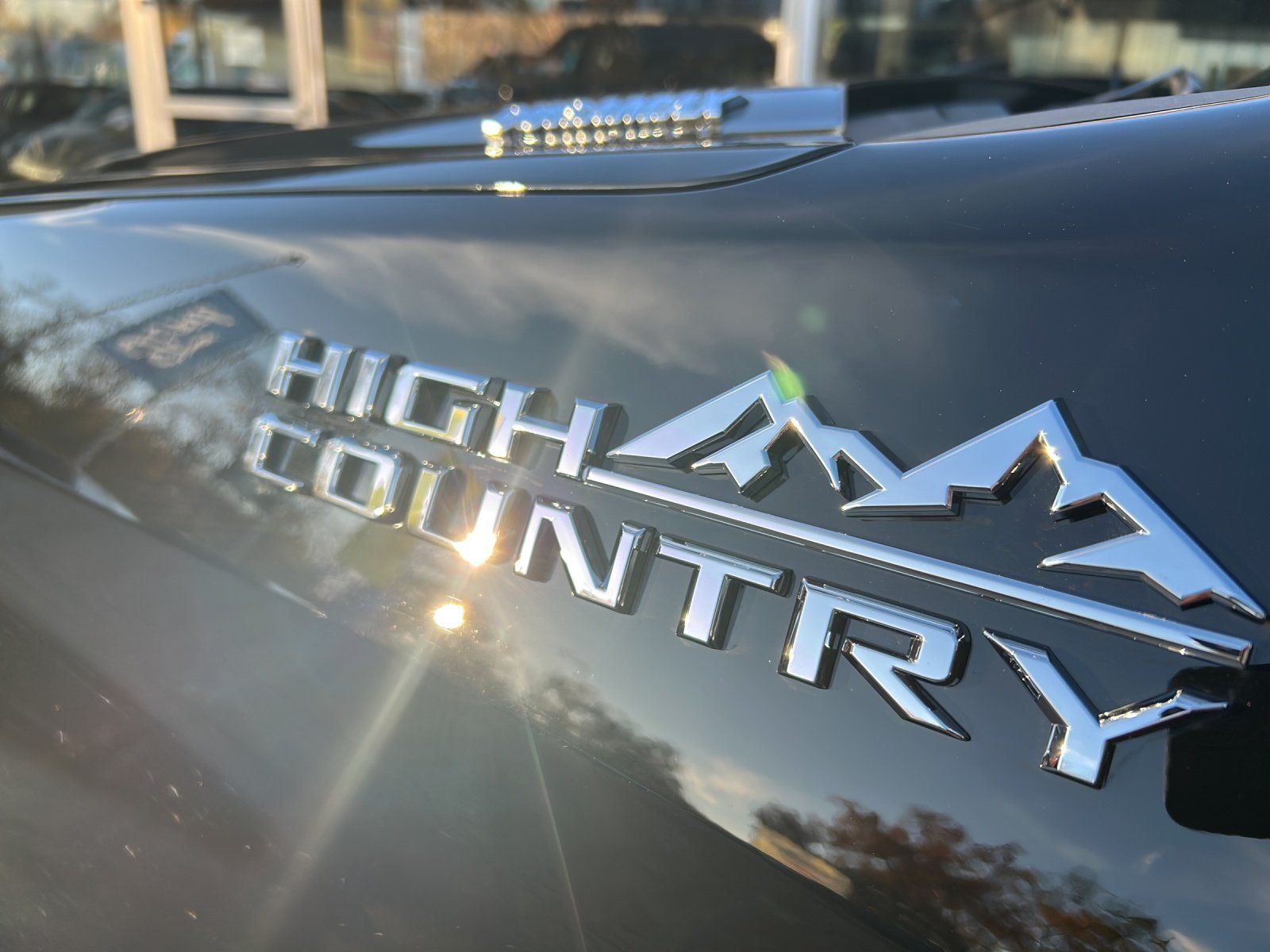 Fahrzeugabbildung Chevrolet Silverado High Country Duramax/AHK 3500 KG/SHD