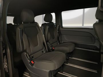 Mercedes V 220 - 6