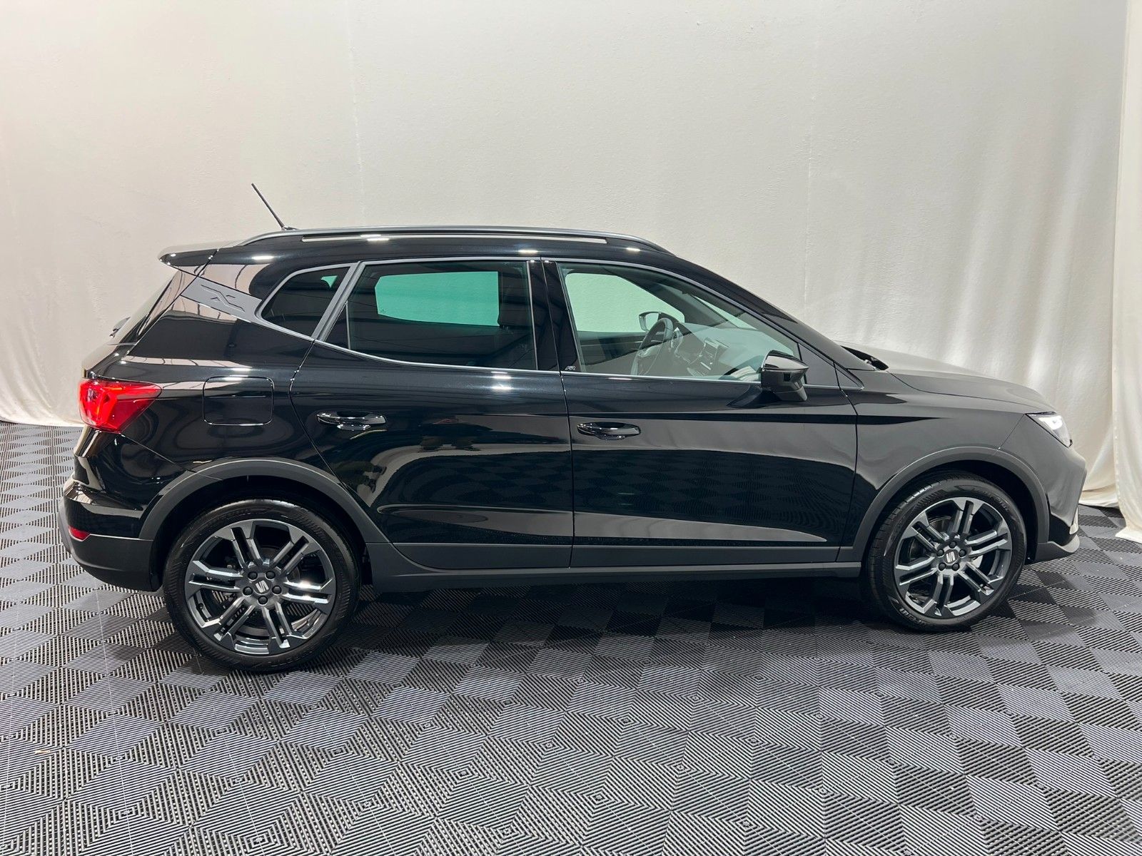 Fahrzeugabbildung SEAT Arona 1.0 TSI 85kW FR DSG