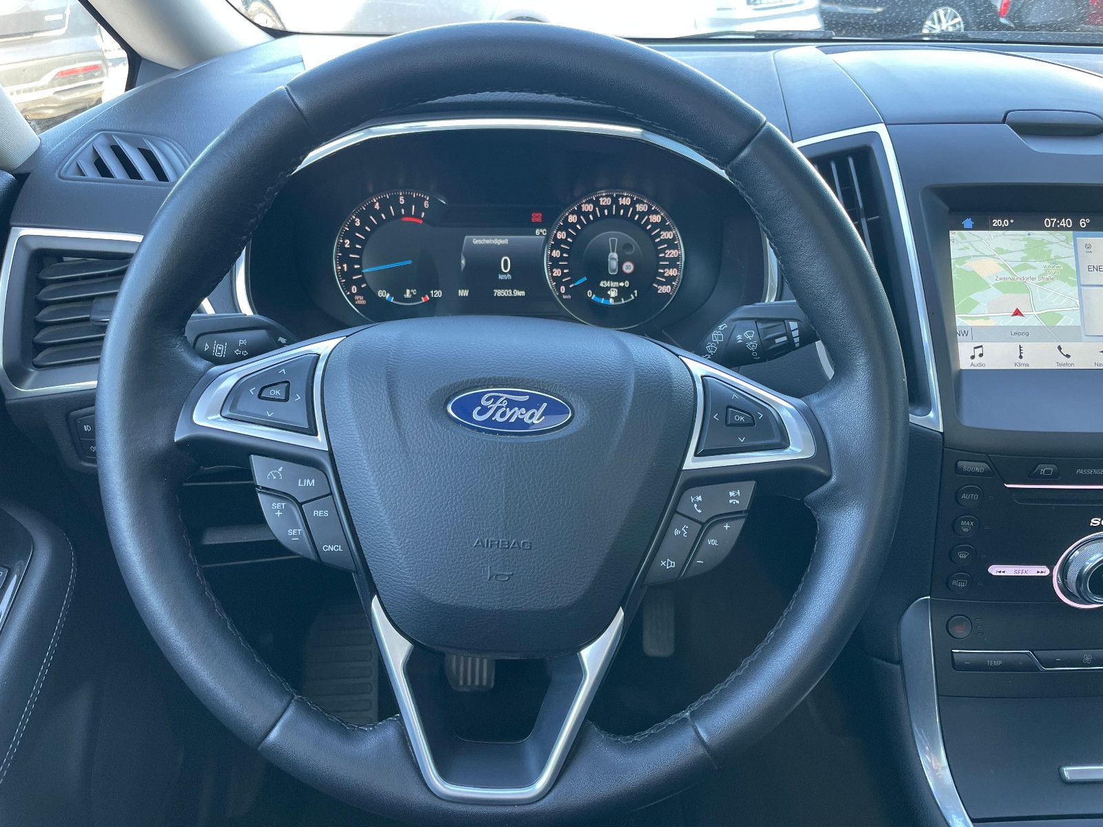 Fahrzeugabbildung Ford Galaxy Titan. AWD Panoramadach, Kamera, 7 Sitzer