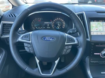 Fahrzeugabbildung Ford Galaxy Titan. AWD Panoramadach, Kamera, 7 Sitzer