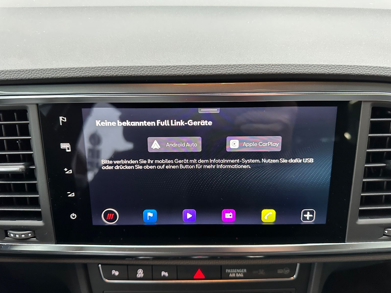 Fahrzeugabbildung SEAT Ateca 1.5 TSI Style DSG AHK/Navi/ACC/SHZG/LED