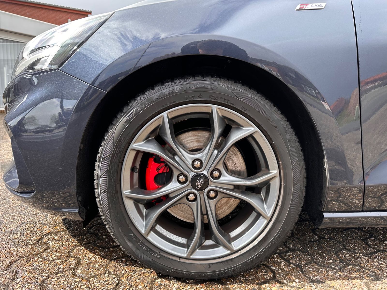 Fahrzeugabbildung Ford Focus Turnier ST-Line X 1.5 EB AHK/ACC/LED/Navi