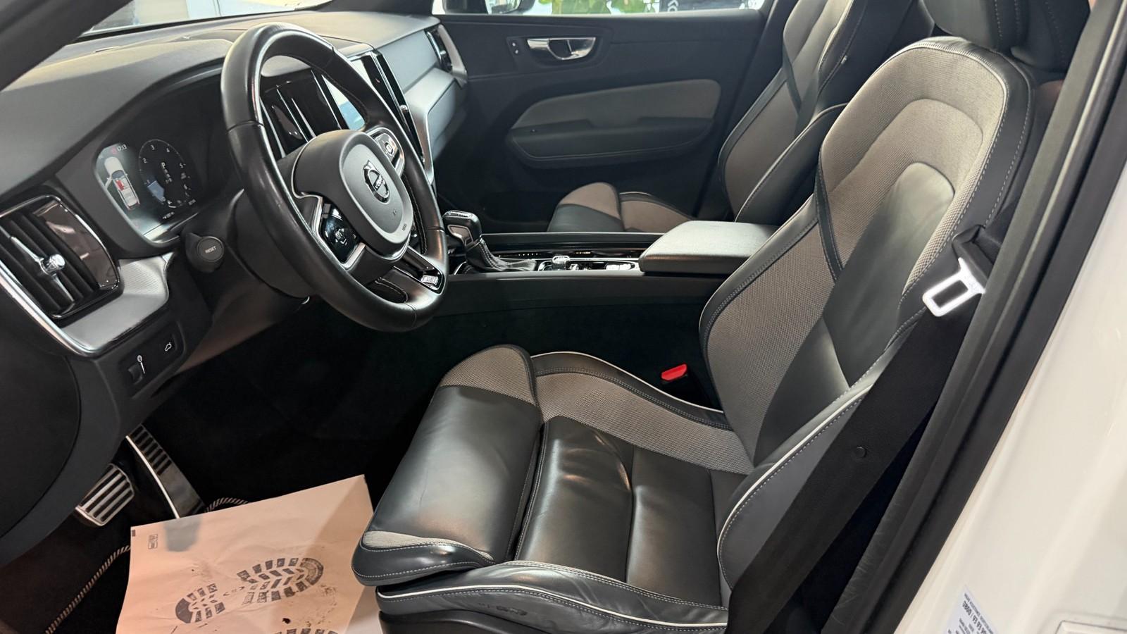 Volvo XC60 D4 R Design 2WD