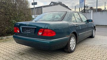 Mercedes E 230 - 5