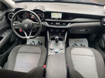 Alfa-Romeo Stelvio - 11