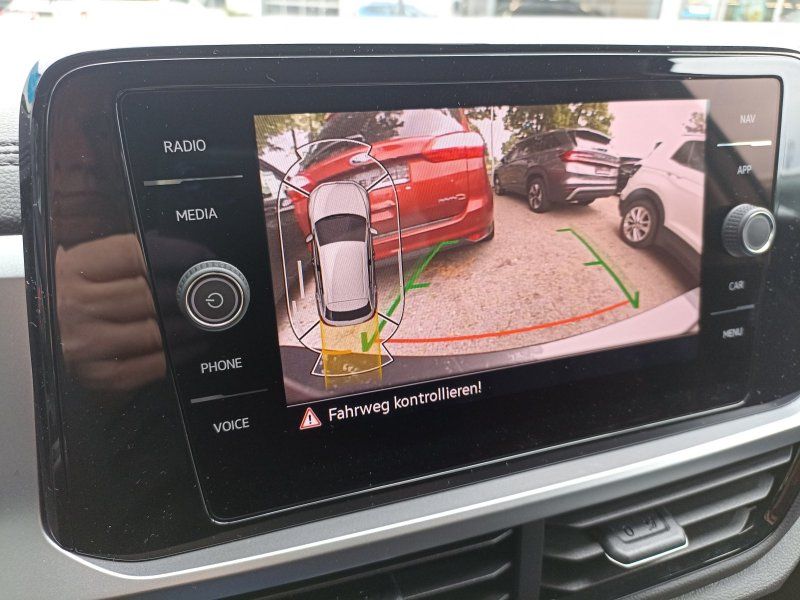 Fahrzeugabbildung Volkswagen T-Roc 1.5 TSI DSG Life