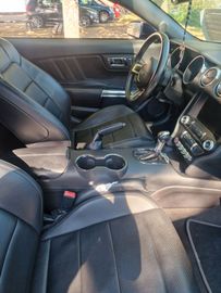 Ford Mustang - 8