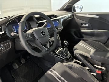 Fotografie 14 des Opel Corsa 1.2 Direct Injection Turbo GS