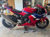 Honda CBR 1000 RR-R SP - HONDA CBR 1000 RR SP