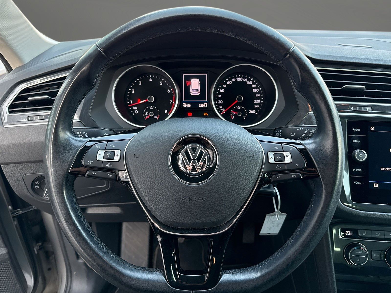 Fahrzeugabbildung Volkswagen Tiguan Comfortline *ACC*AHK*Carplay*Navi*DAB+