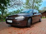 Ford Mondeo 2.5 V6 Ghia Auto Ghia - Ford Mondeo mit Benzin-Antrieb: Limousine, 2.5