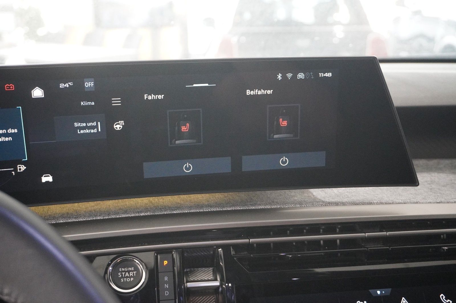 Fahrzeugabbildung Peugeot 3008 Hybrid 145 ALLURE NAVI/LED/360°/SPORT/DAB+