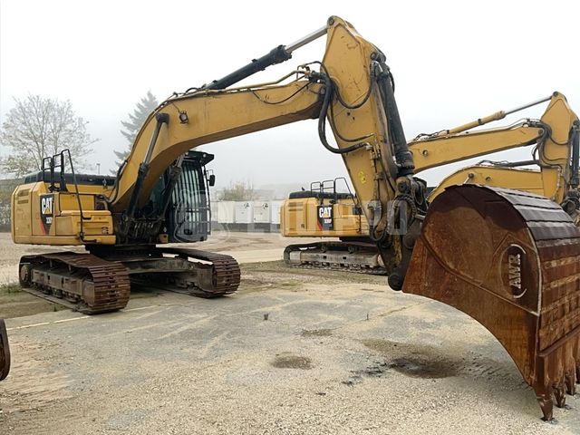 CAT 330 FLN Kettenbagger mit Oilquick OQ-80 Schnellk