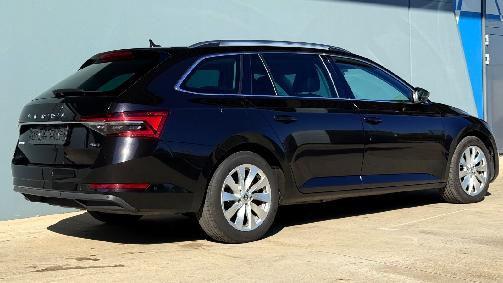 Skoda Superb Combi Style 4x4Panora.Leder Matrix Kamera imagem 3