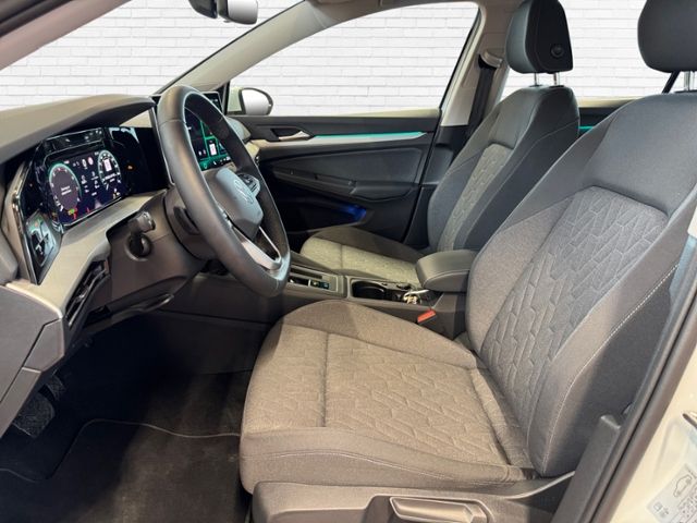 Fahrzeugabbildung Volkswagen Golf VIII 1.5 eTSI DSG 85 kW Life KLIMA ALU