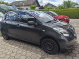 Toyota Yaris 1.0 VVT-i | TÜV neu | 8-fach bereif - Toyota Yaris: 1.8