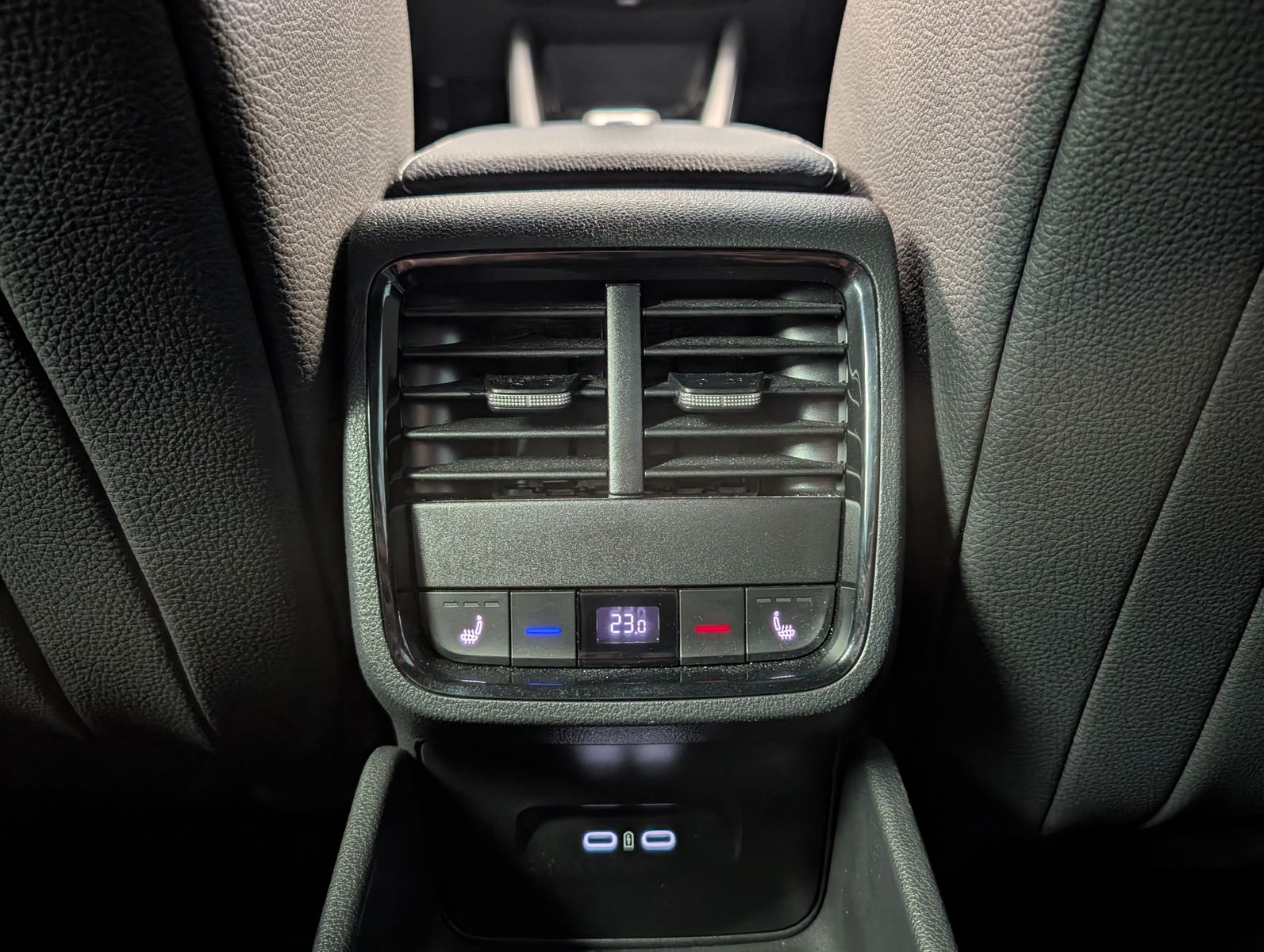 Immagine dell'auto: SKODA Octavia 2.0 TDI DSG Sportline Matrix Cam, anno di produzione 2015