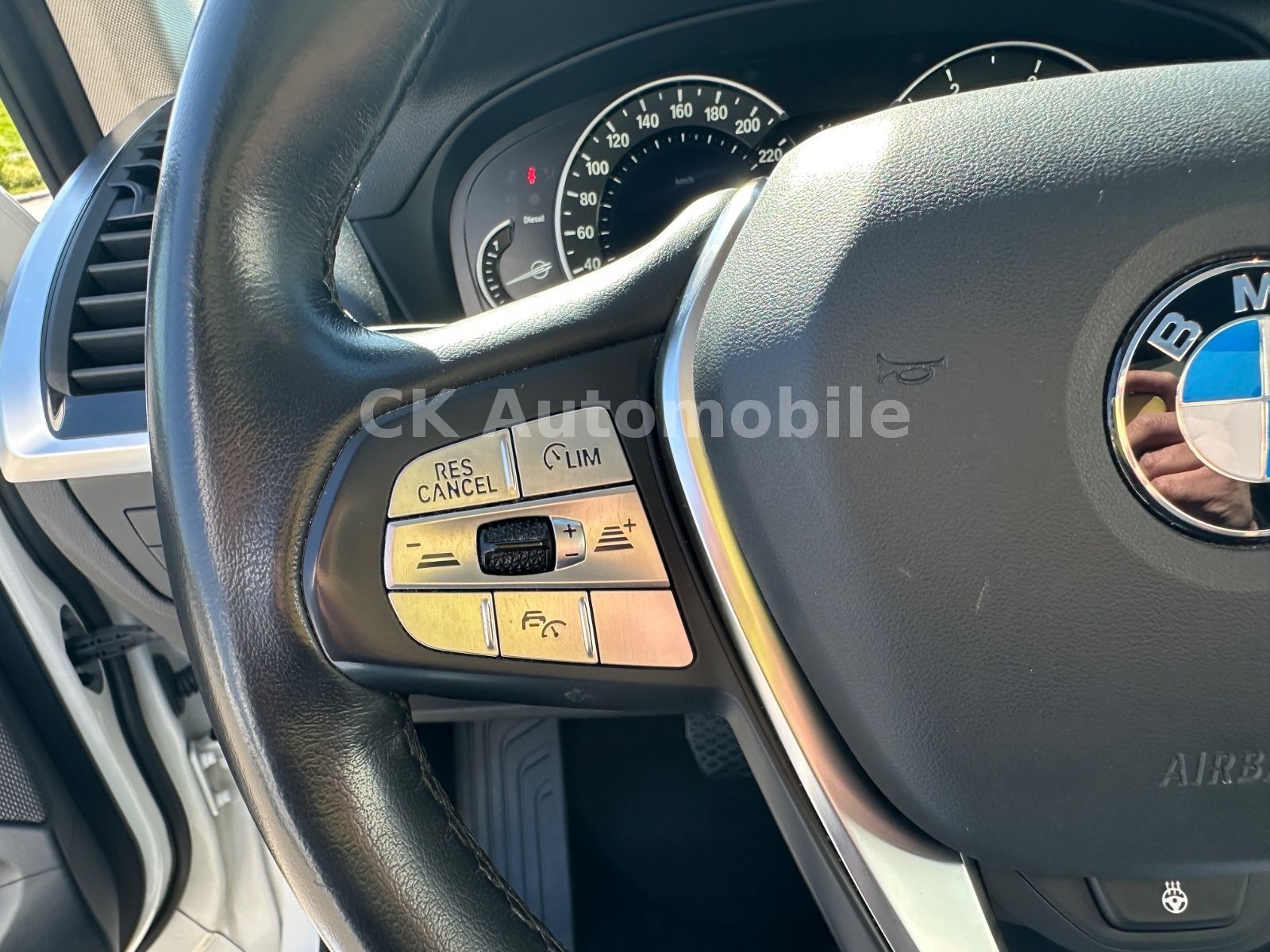 Fahrzeugabbildung BMW X3 xDrive20d Advantage/Navi/Head-Up/Pano/AHK