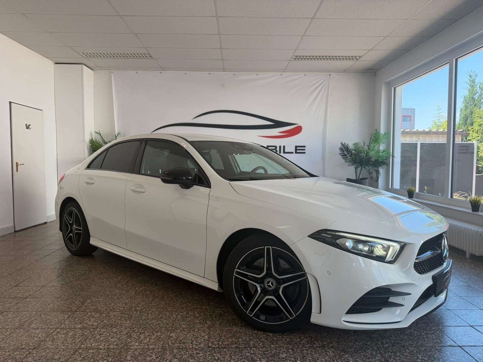 MERCEDES-BENZ A 220 d Limousine AMG Multibeam Memory Ambiente