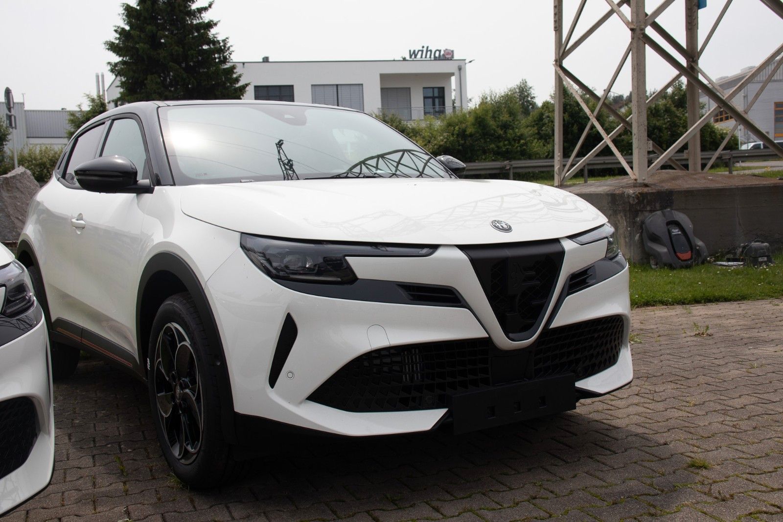 Fahrzeugabbildung Alfa Romeo Junior Q4 Ibrida 1.2 VGT  Prem+Tech+Sport-Paket