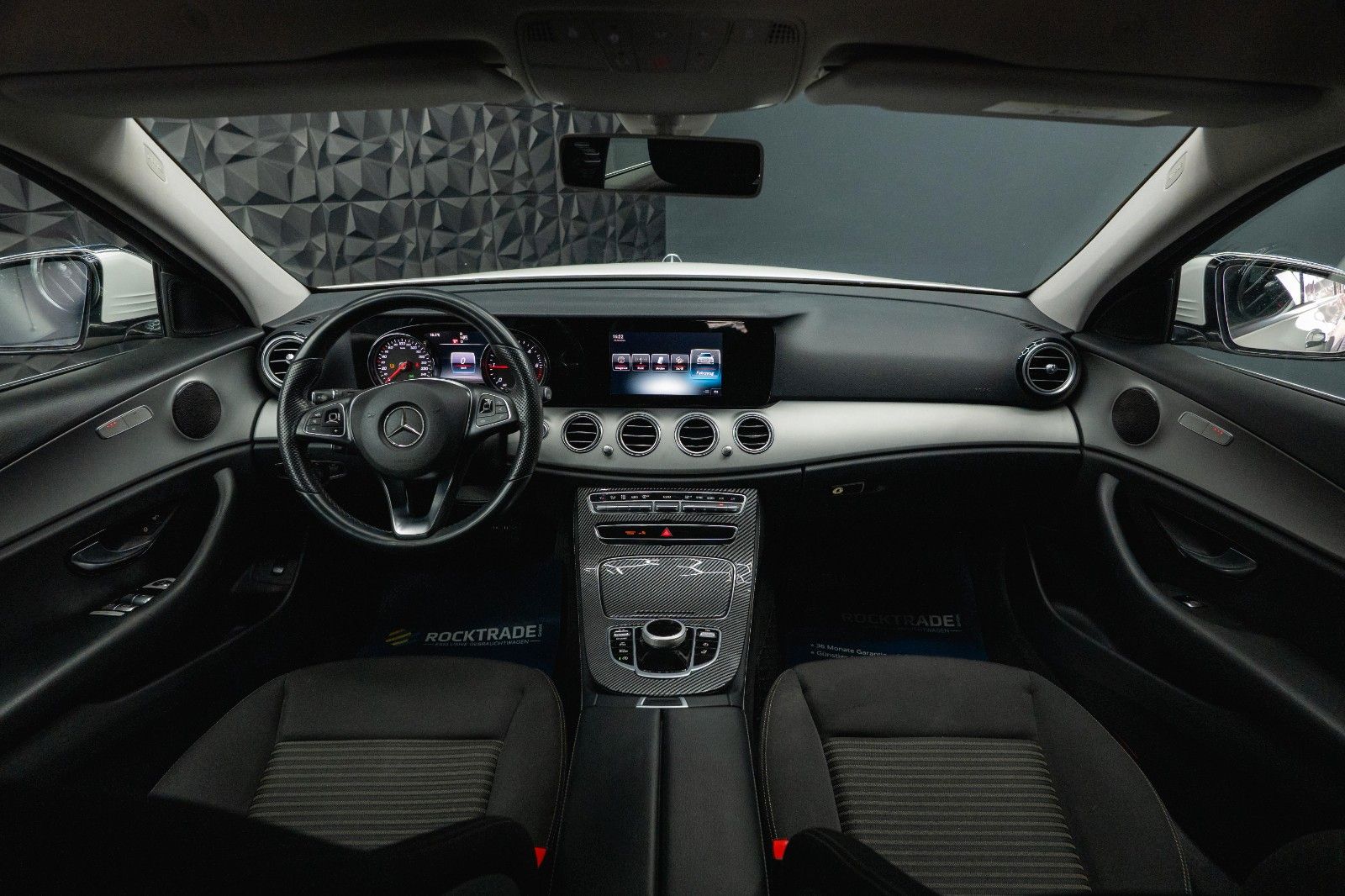 Fahrzeugabbildung Mercedes-Benz E 220d 4Matic Business *LED*Kamera*Scheckheft*