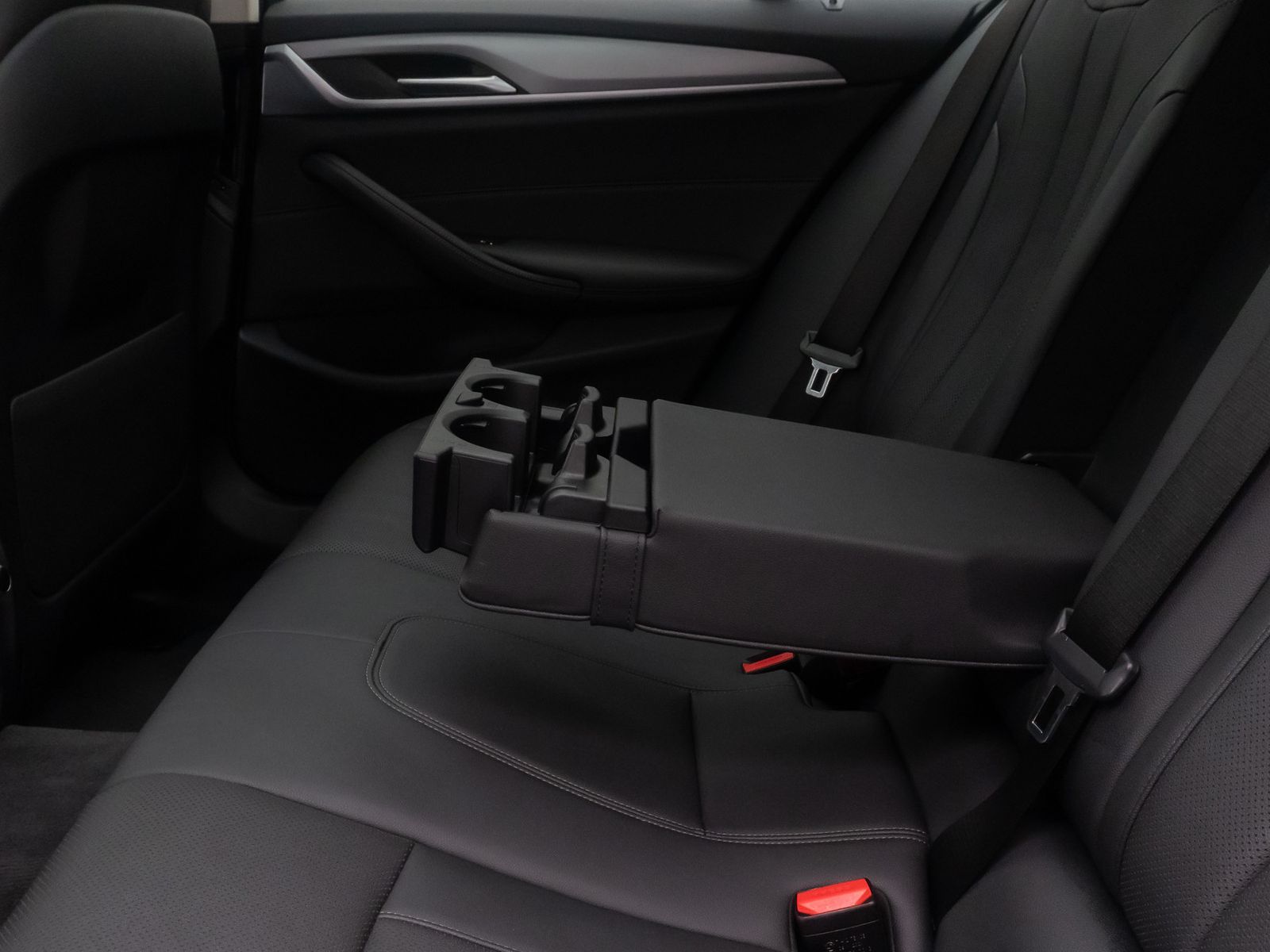 Fahrzeugabbildung BMW 520d xD Alarm 4xKlima Leder DAB Panorama 18Zoll