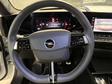 Fotografie 15 des Opel Astra 1.2 Turbo Automatik Ultimate