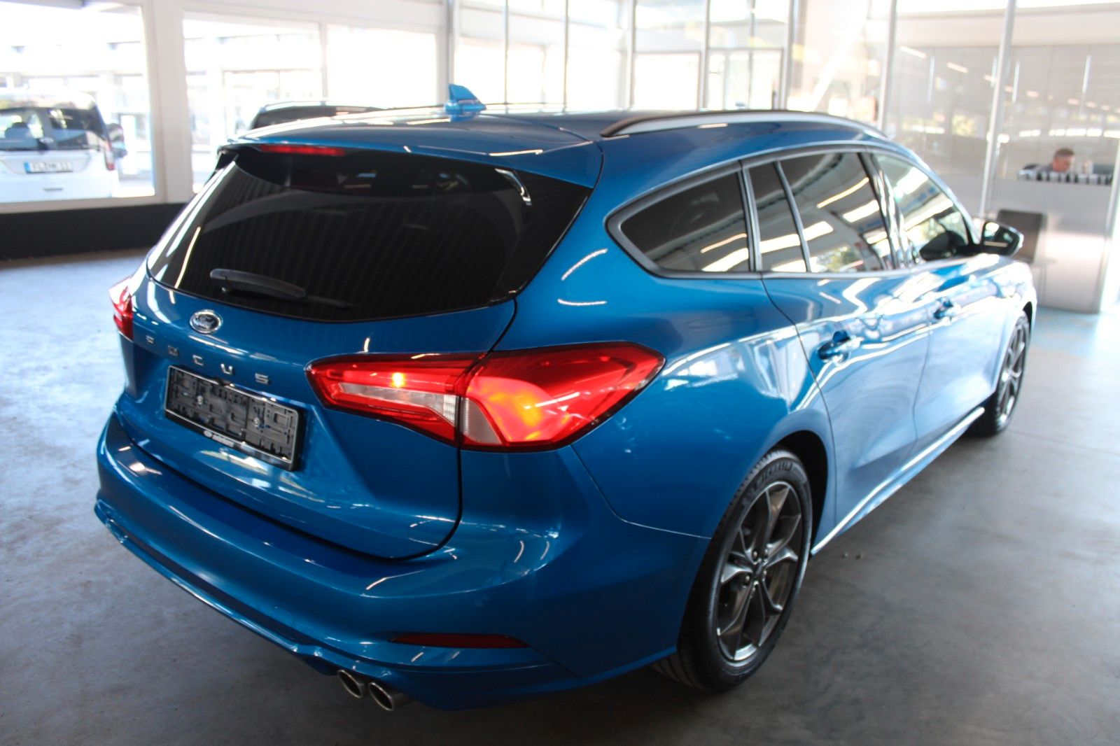 Fahrzeugabbildung Ford Focus ST-Line Turnier LED ACC DAB CAM WinterPak
