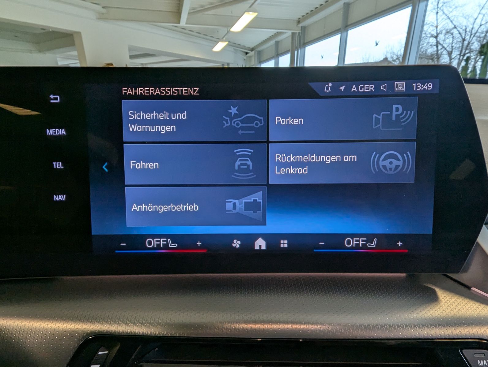 BMW X1 18 d M-Sport Pano Premium-Travel-Paket AHK - Image 28