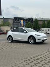Tesla Model Y Hinterradantrieb RWD - Tesla Model Y in Essen